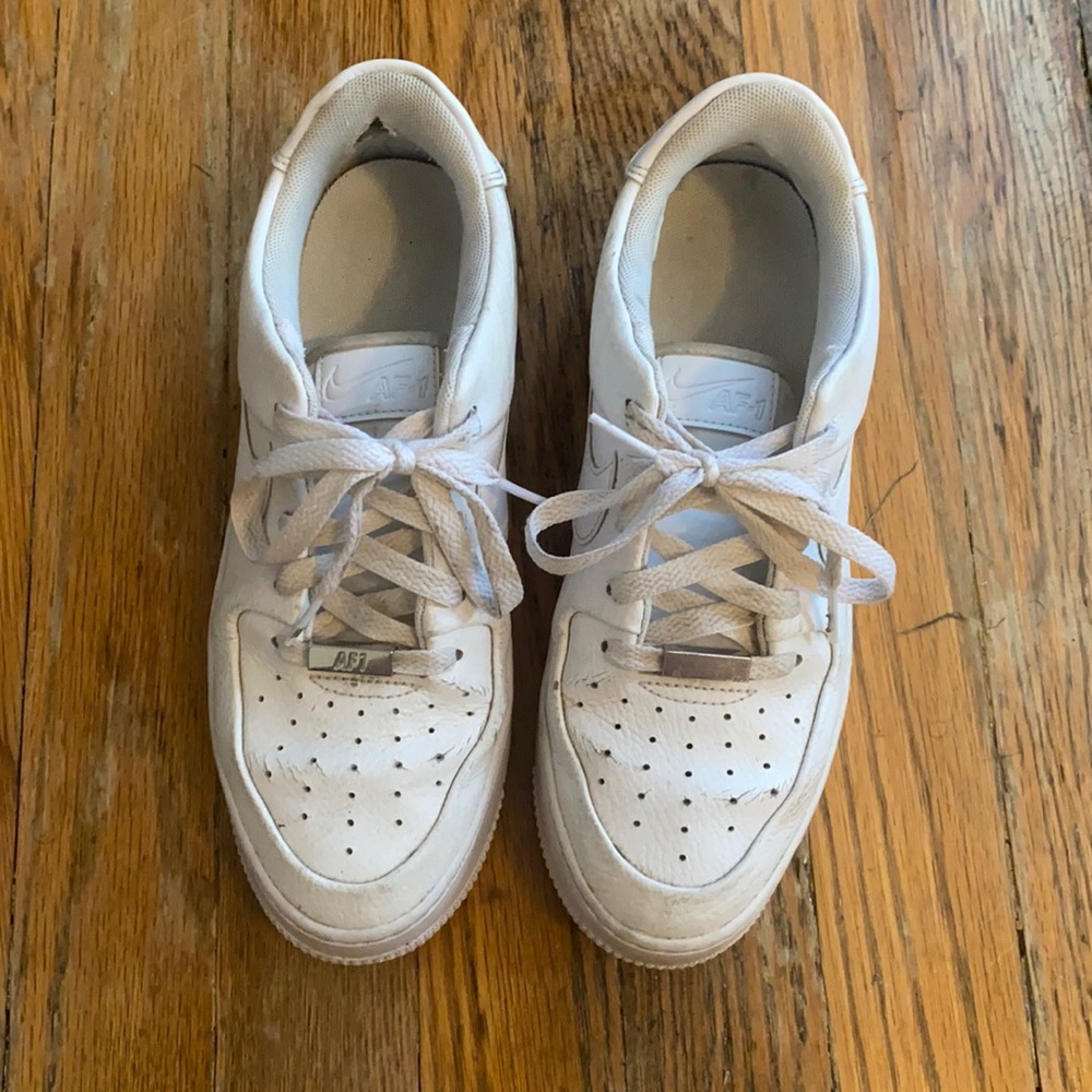 White Nike Air Force 1 Sage Low